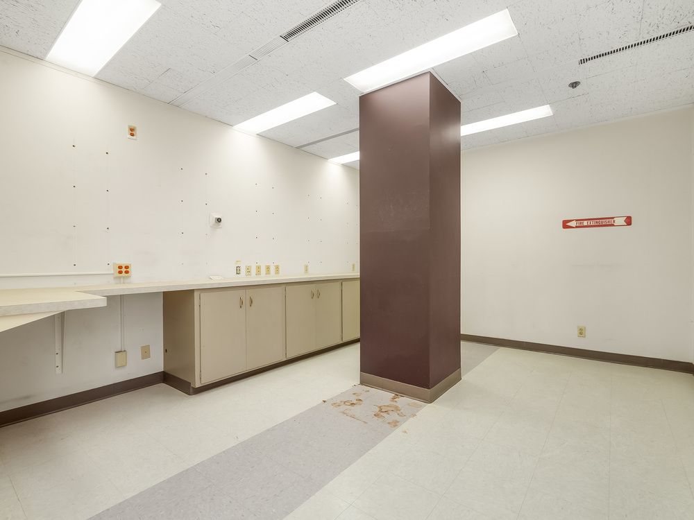 Office Space Available in Excellent Condition & Move-In Ready : 1221 Van Ness Ave, Fresno, CA 93721